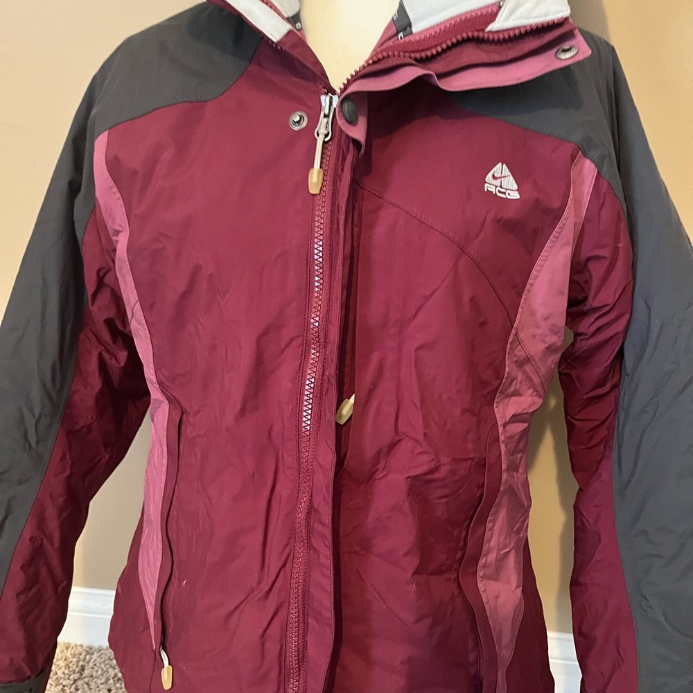 NIKE ACG Maroon Thermal Layer Jacket size youth medium